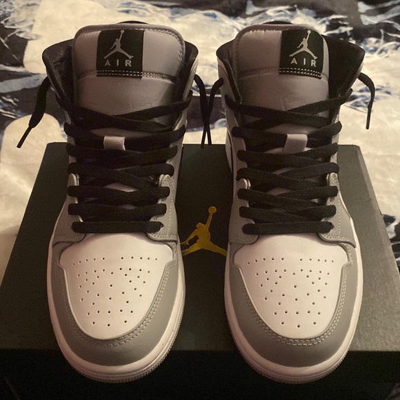 Jordan Other - Air jordan 1 mid